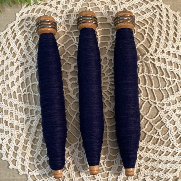 Vintage Wood Thread Spools Set Of 3 With Dark Thread - Picture 5 of 8